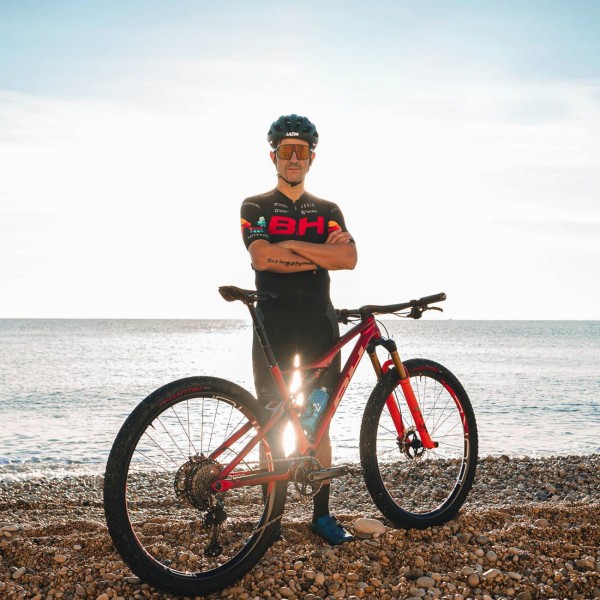 BH COLOMA TEAM 2023 Radtrikot kurzarm-Radsport-Profi-Team Radtrikot Kaufen